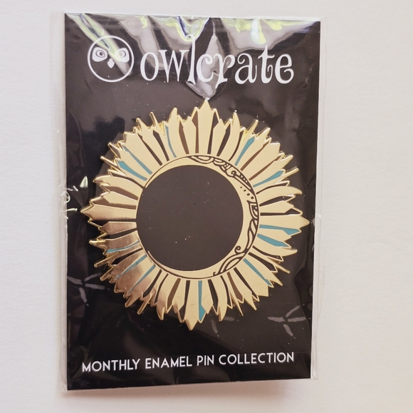 NWT Owlcrate Magic Unleashed Pin - Picture 1 of 3
